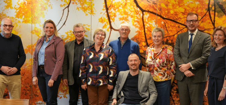 trotse ambassadeurs poseren voor de foto